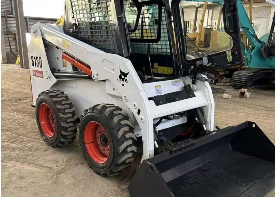 Bobcat 130 — мини-погрузчик