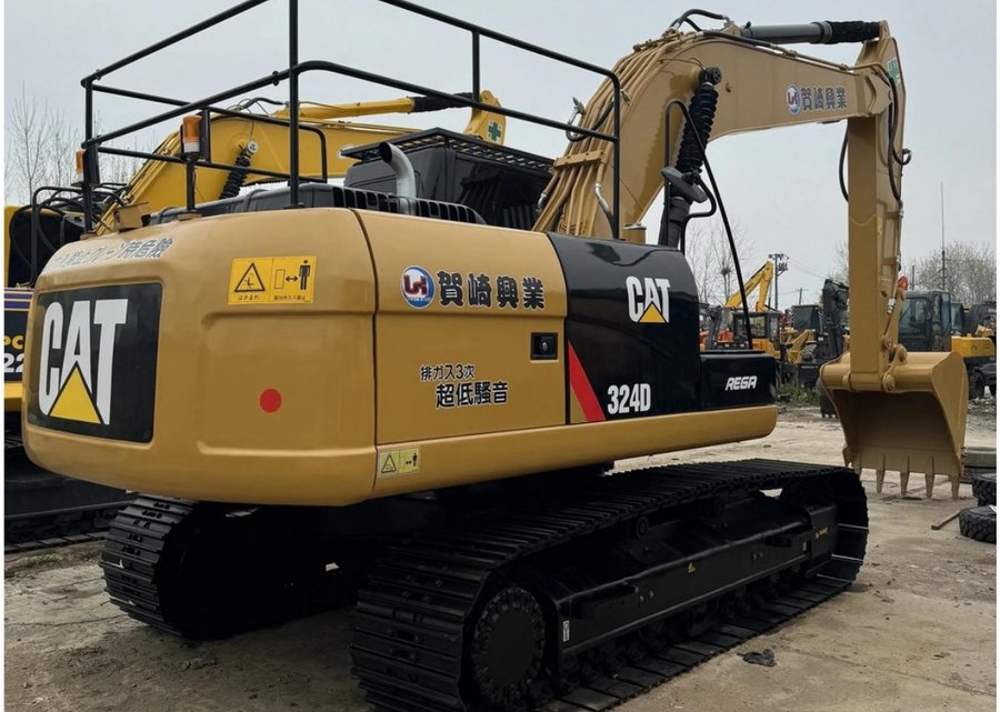 CAT 324 — гусеничный экскаватор