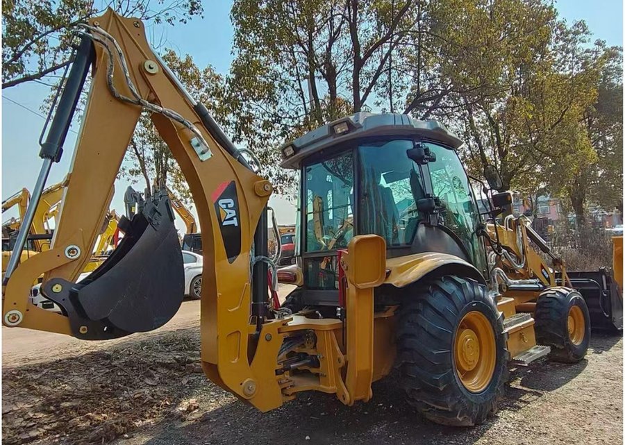CAT 420F — экскаватор-погрузчик