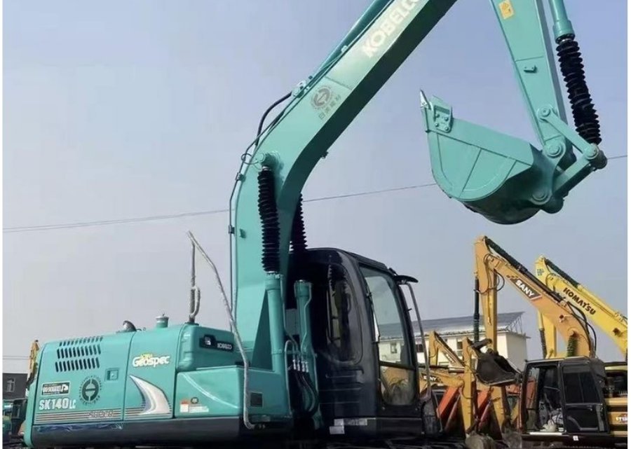 Kobelco 140 — гусеничный экскаватор